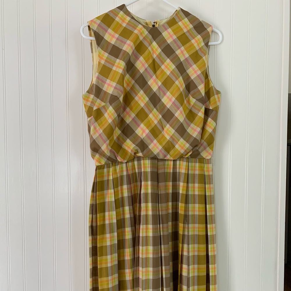1960s plaid pleated dress (vintage)